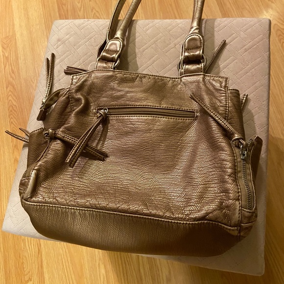Bueno bronze metallic handbag with 10 pockets & 9 zippers & 8 long zipper pulls - Picture 13 of 16